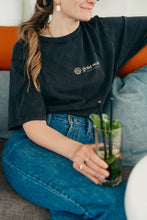 Load image into Gallery viewer, A T-Shirt That Feels as Good as It Does Good 💚
With the Eco Luxe Oversized T-Shirt, you don’t have to choose between comfort and sustainability. Designed for versatility, this tee is made from organic cotton and crafted using renewable energy, so you can look great while supporting a greener future