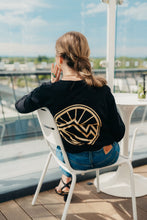 Load image into Gallery viewer, Versatile Style for the Eco-Conscious Wardrobe 🌍
Made for both comfort and a cleaner planet, our Sustainable Comfort Long Sleeve T-Shirt offers premium durability with eco-friendly production. Perfect for layering or as a standalone statement piece. Join the sustainable fashion movement!